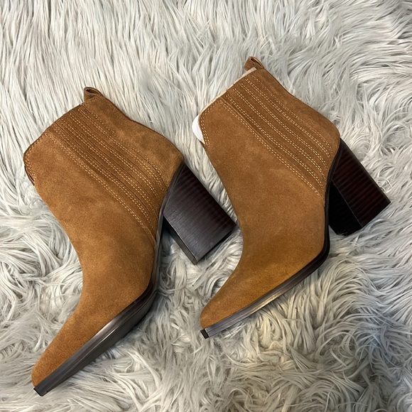 New without box Marc Fisher brown suede booties 6.5 - Picture 4 of 8